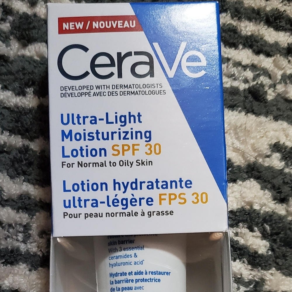 Cerave Ultra-light moisturizing Lotion SPF 30